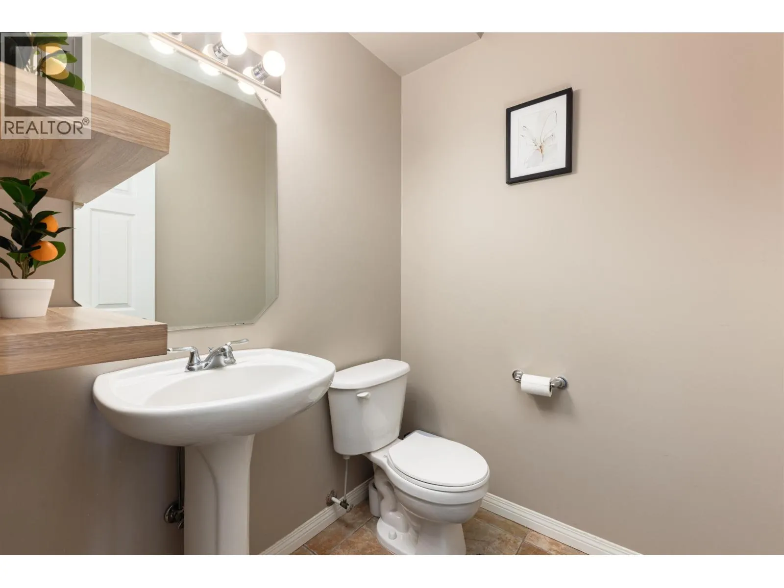102 1055 RIVERWOOD GATE