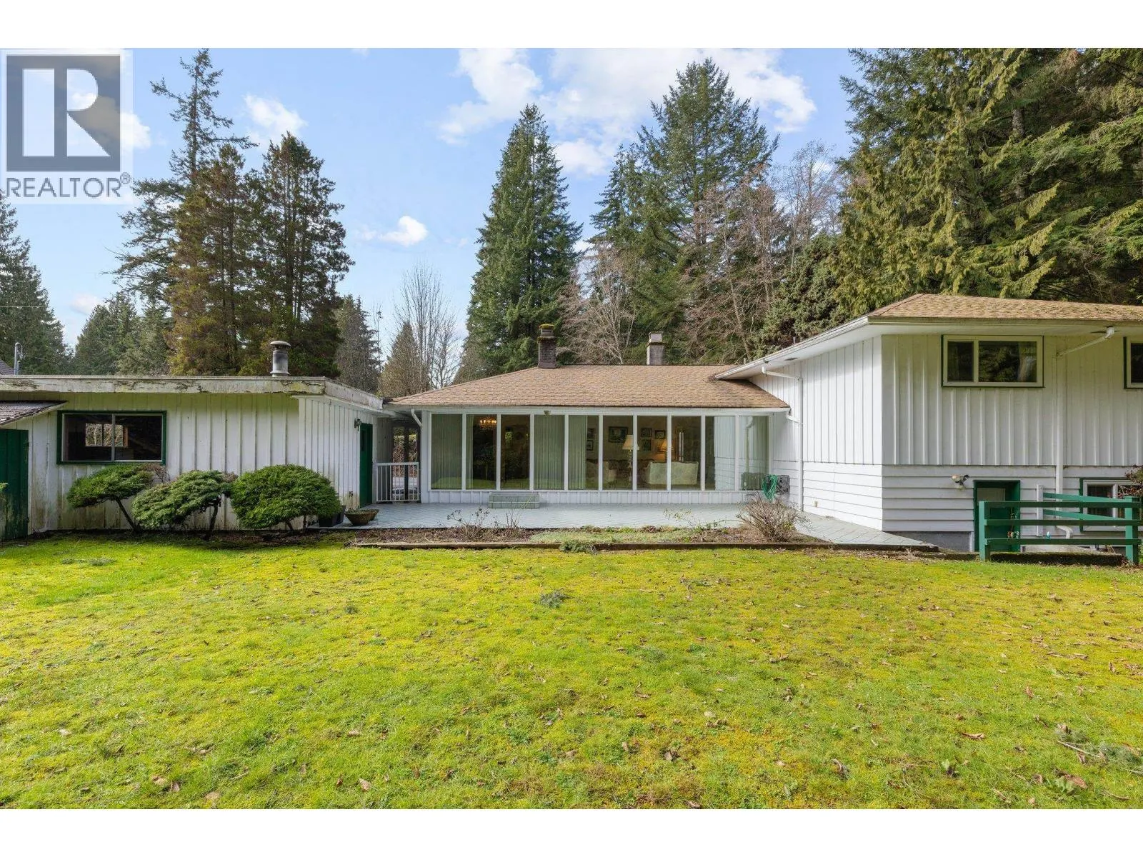 350 ST JAMES CRESCENT