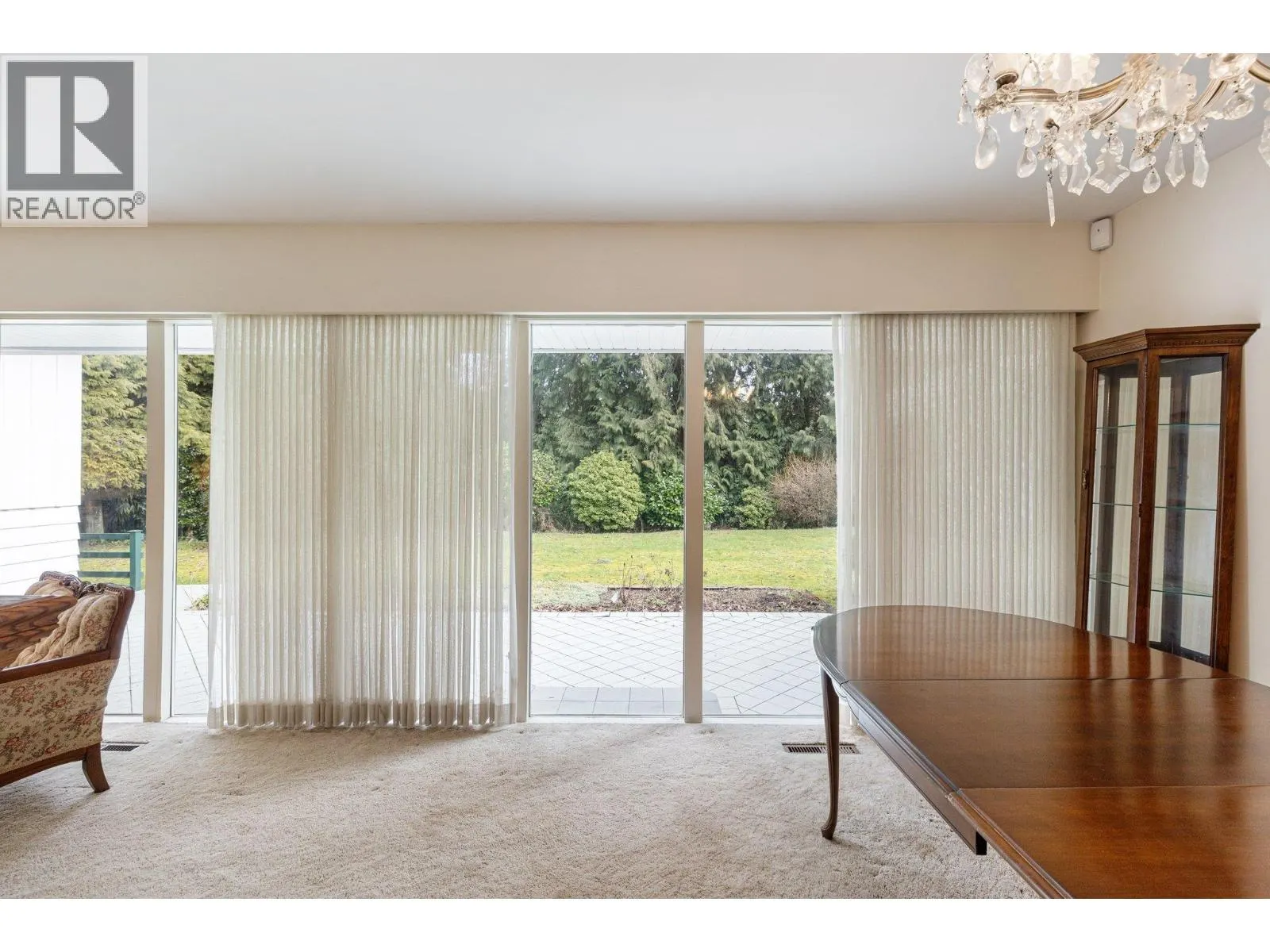 350 ST JAMES CRESCENT