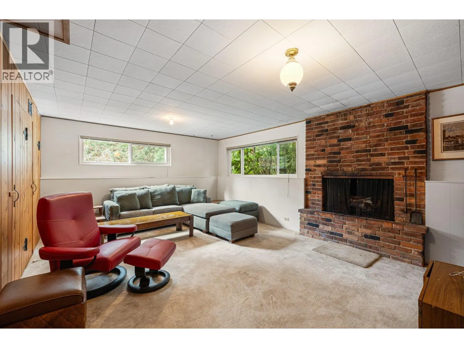 350 ST JAMES CRESCENT