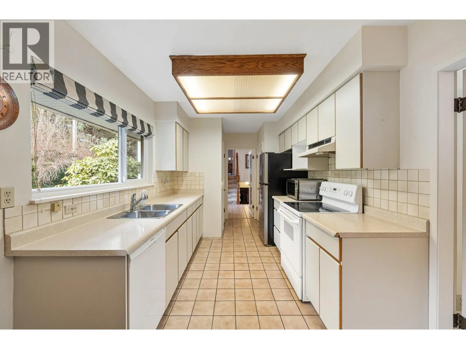 350 ST JAMES CRESCENT