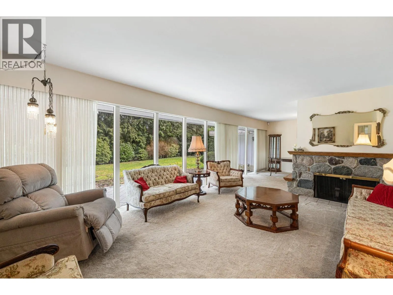 350 ST JAMES CRESCENT