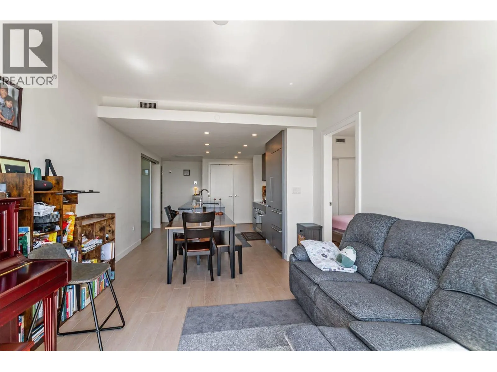 1405 200 KLAHANIE COURT