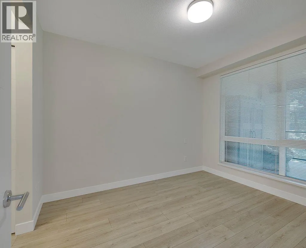 404 733 W 3RD STREET