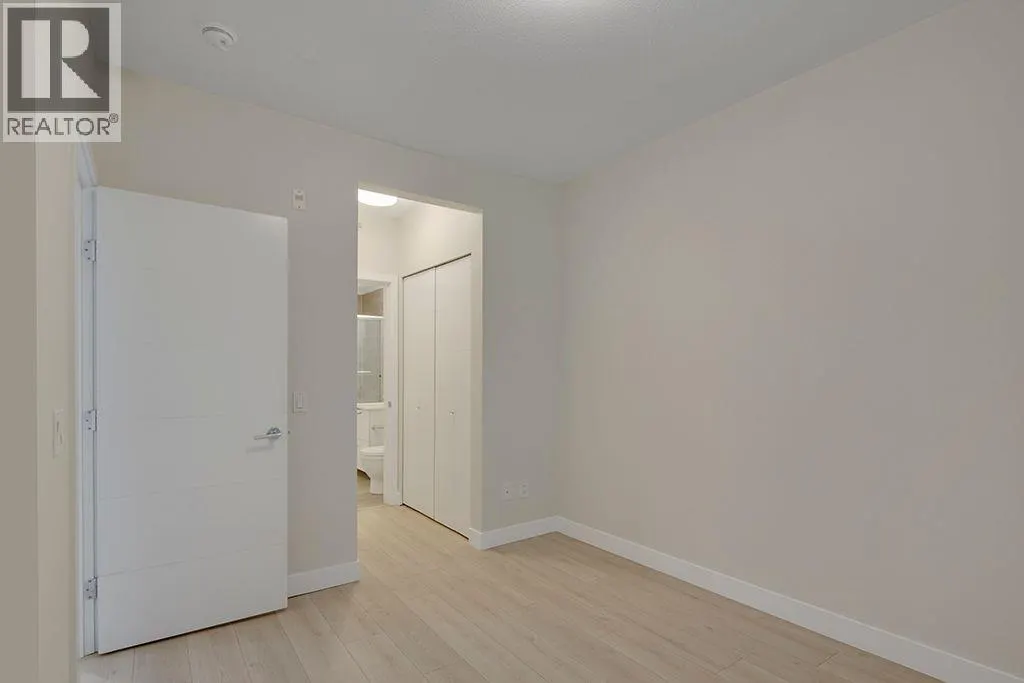 404 733 W 3RD STREET