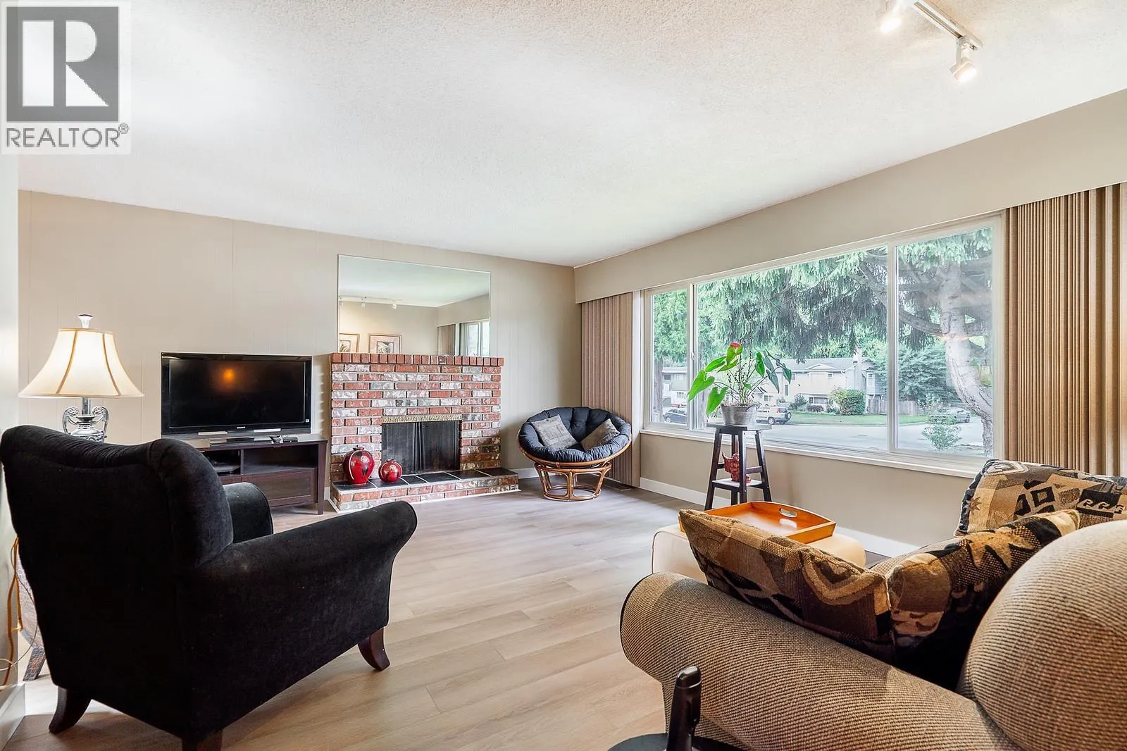 2946 COVENTRY CRESCENT