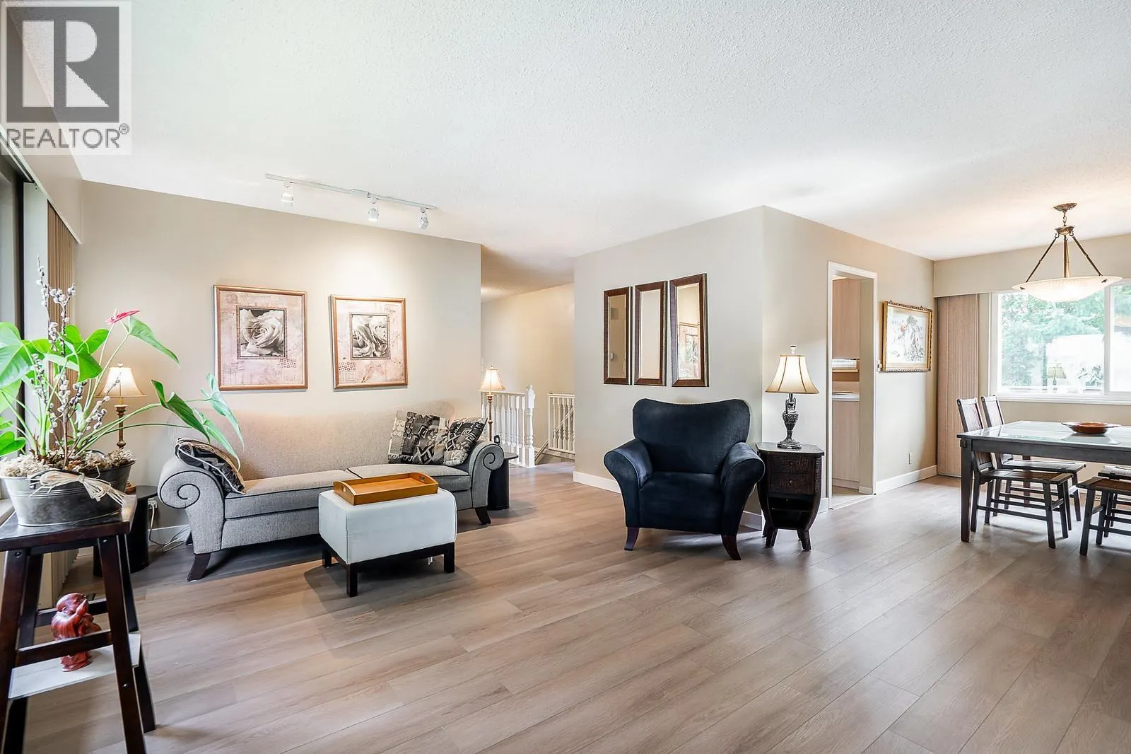 2946 COVENTRY CRESCENT