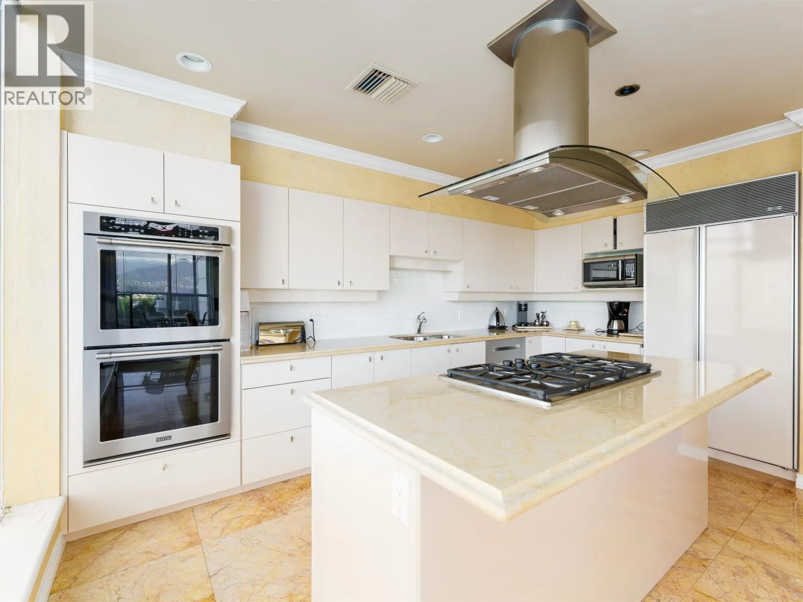 PH3 1790 BAYSHORE DRIVE