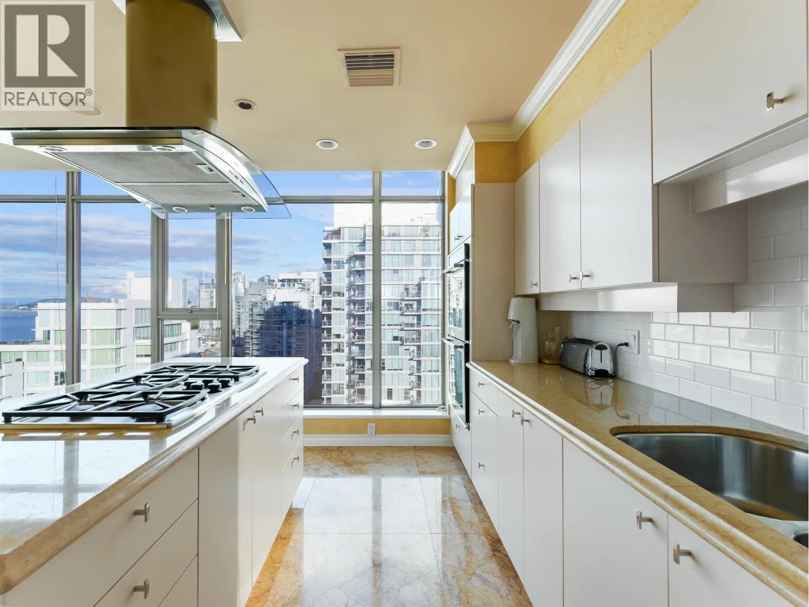 PH3 1790 BAYSHORE DRIVE
