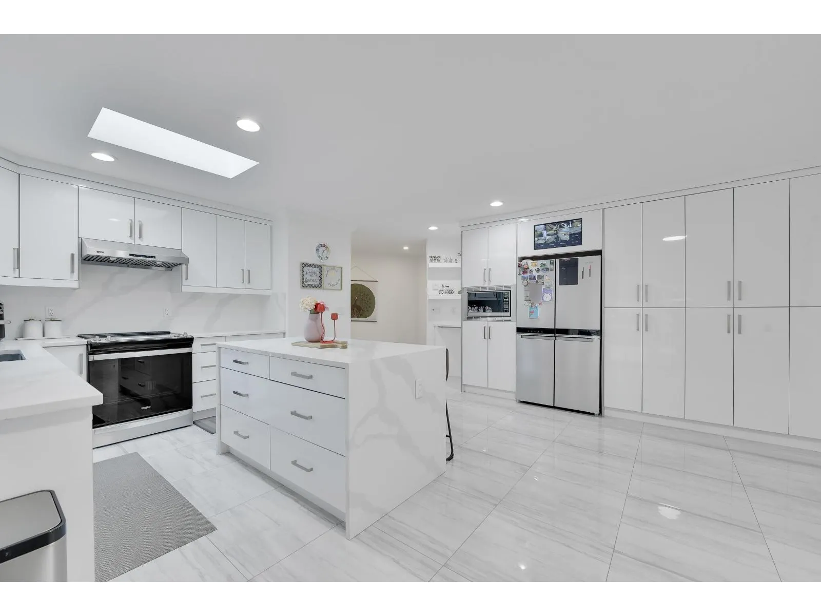 2215 ORCHARD DRIVE
