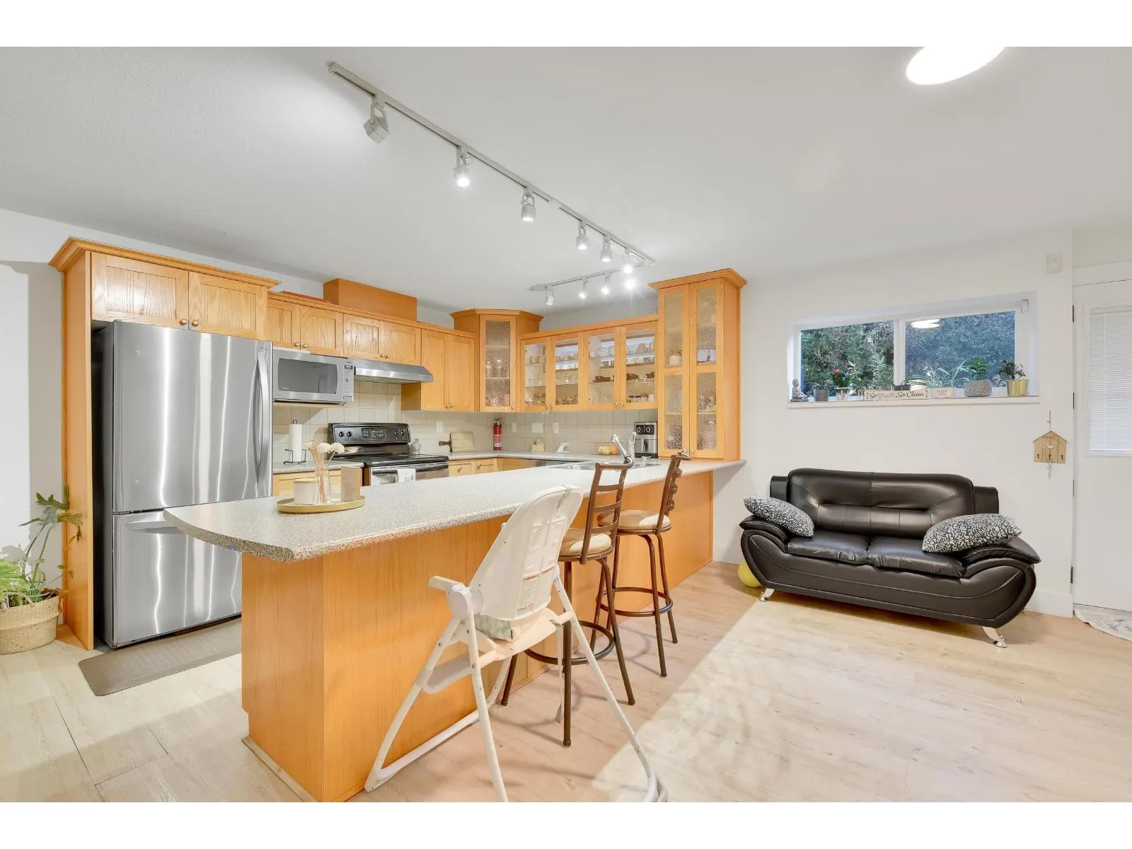 2215 ORCHARD DRIVE