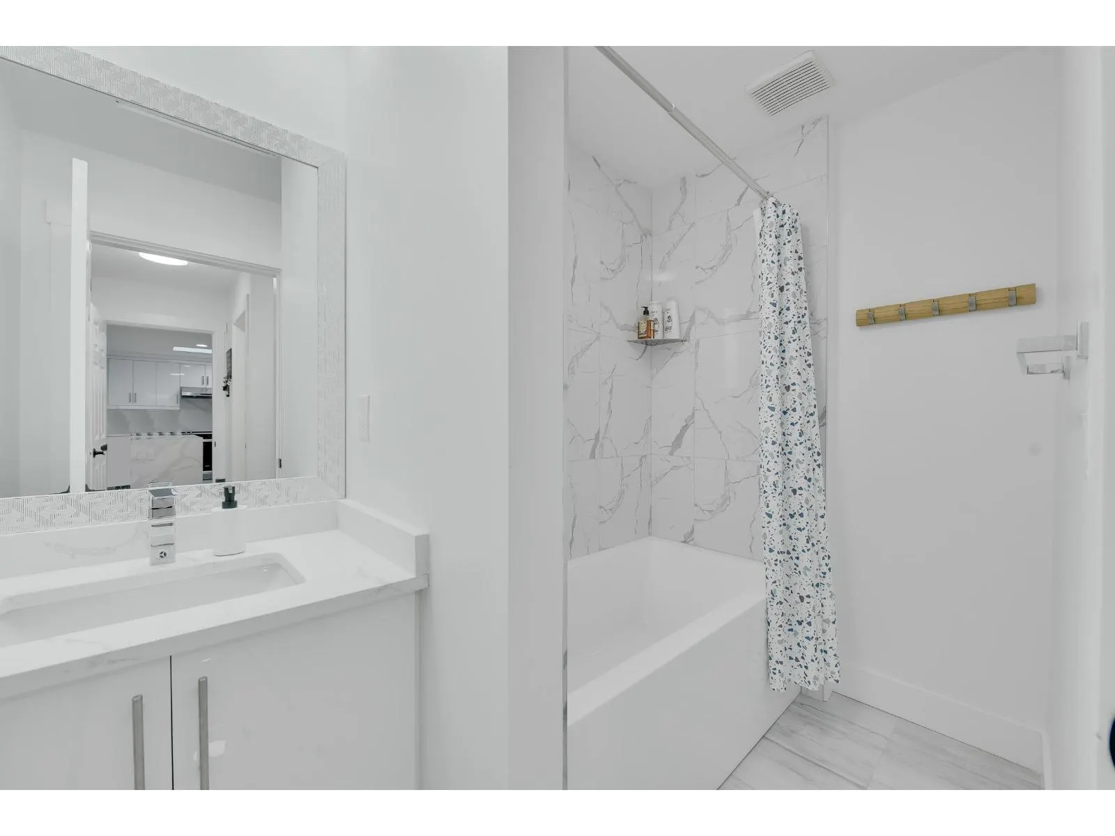 2215 ORCHARD DRIVE