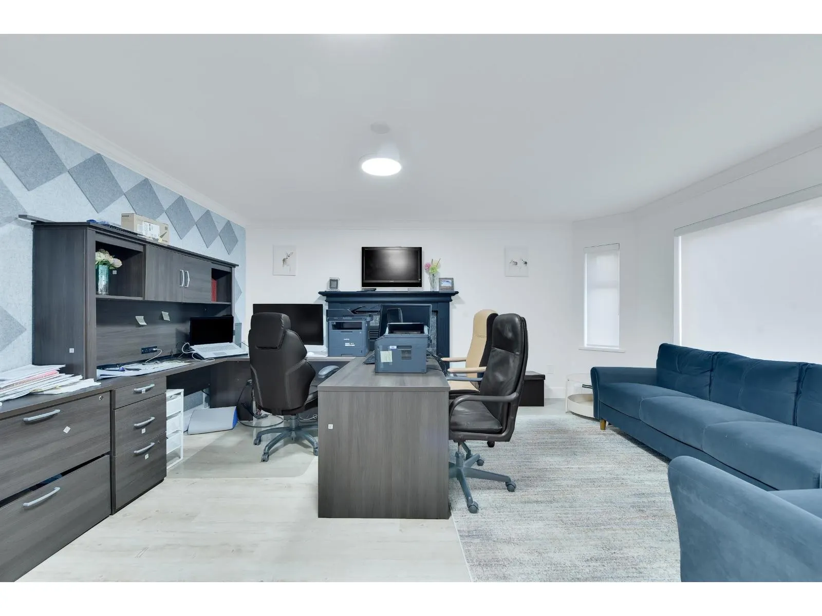 2215 ORCHARD DRIVE