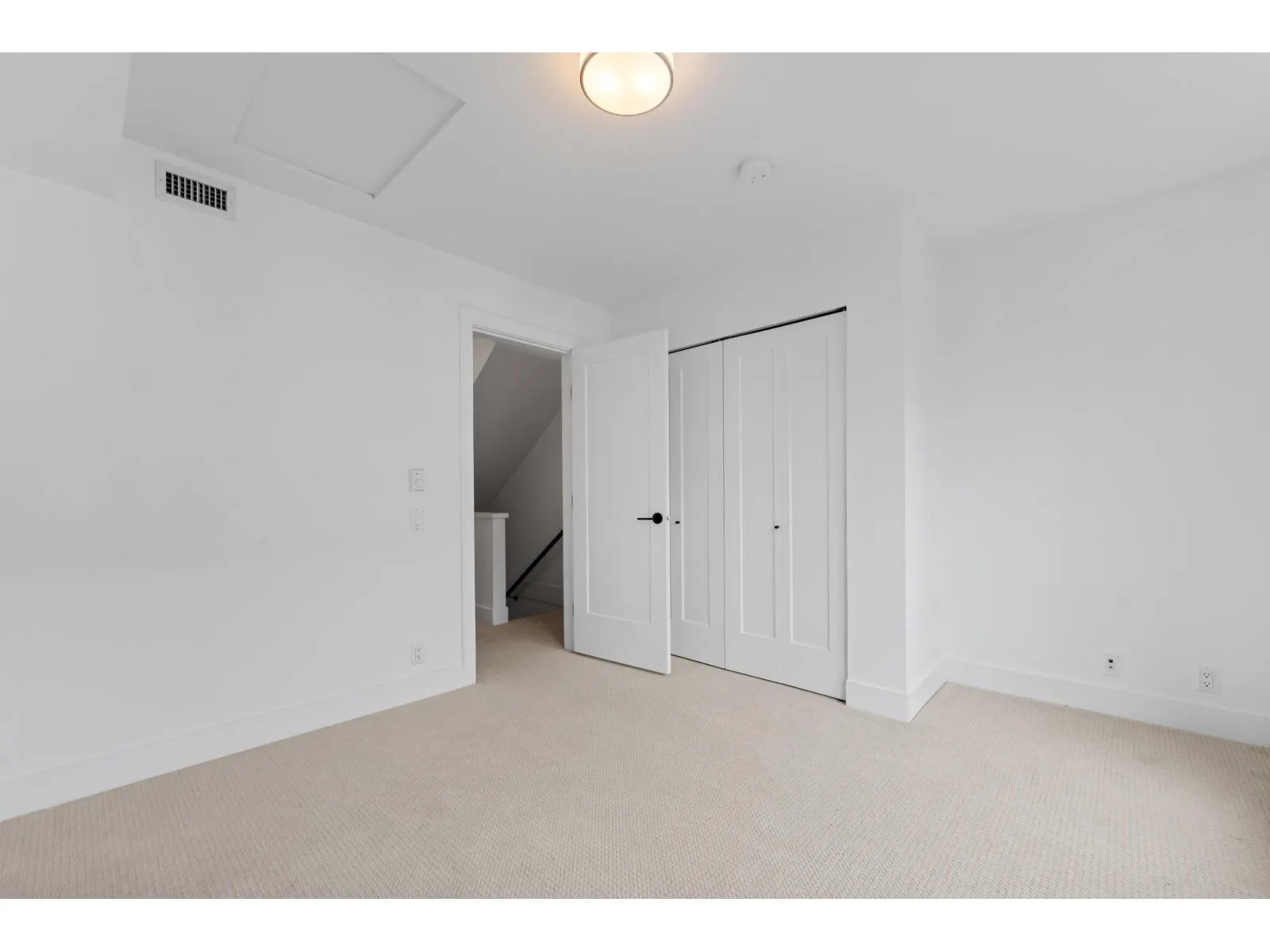 8 14955 101A STREET