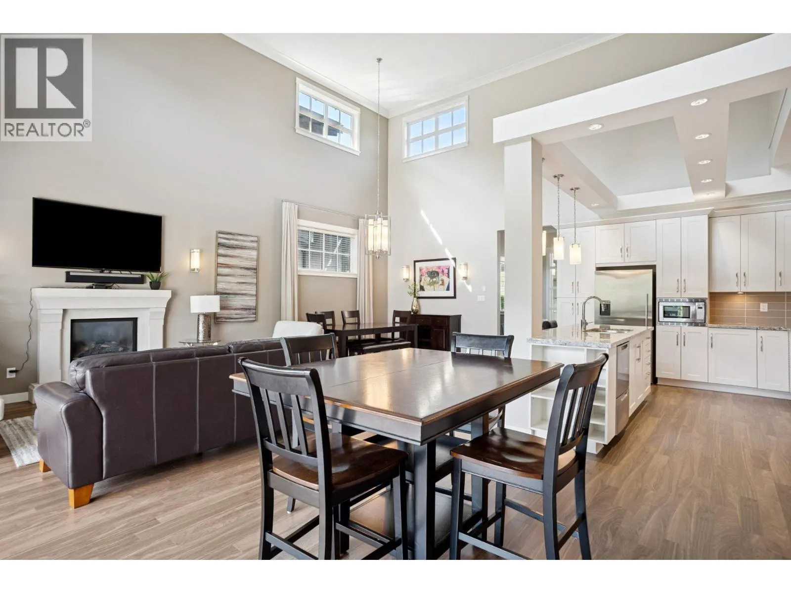 5044 CEDAR SPRINGS DRIVE