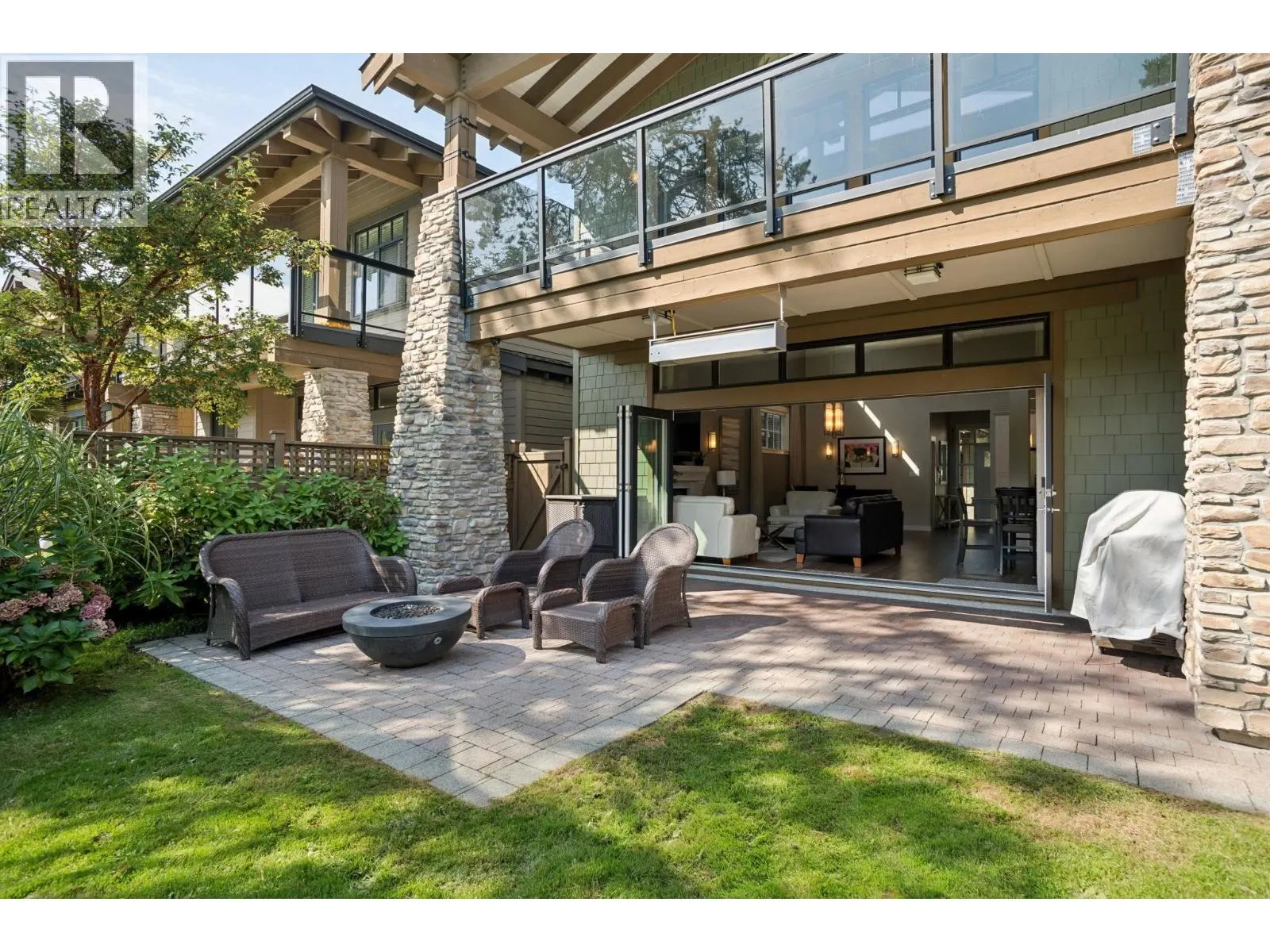 5044 CEDAR SPRINGS DRIVE