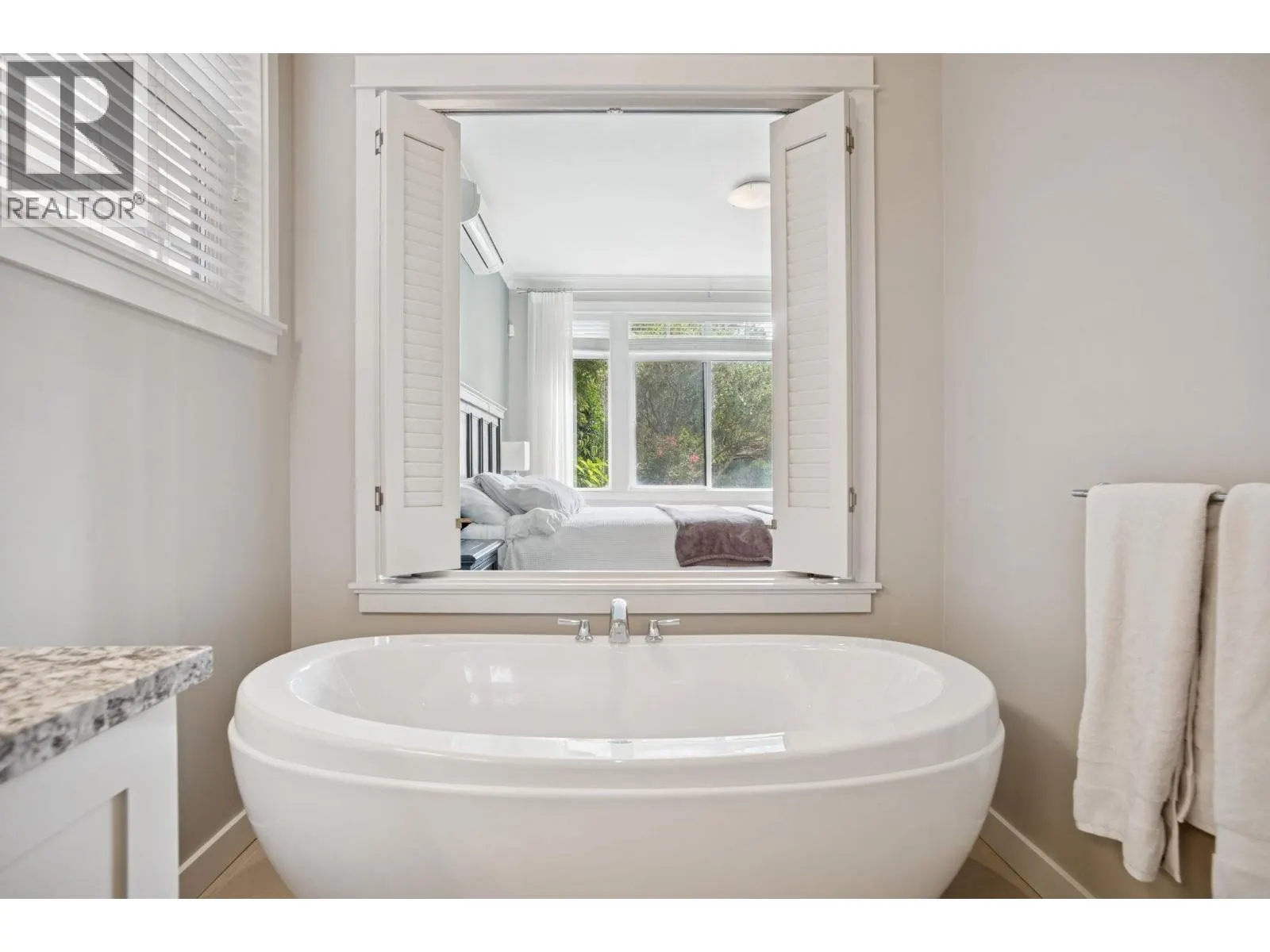 5044 CEDAR SPRINGS DRIVE