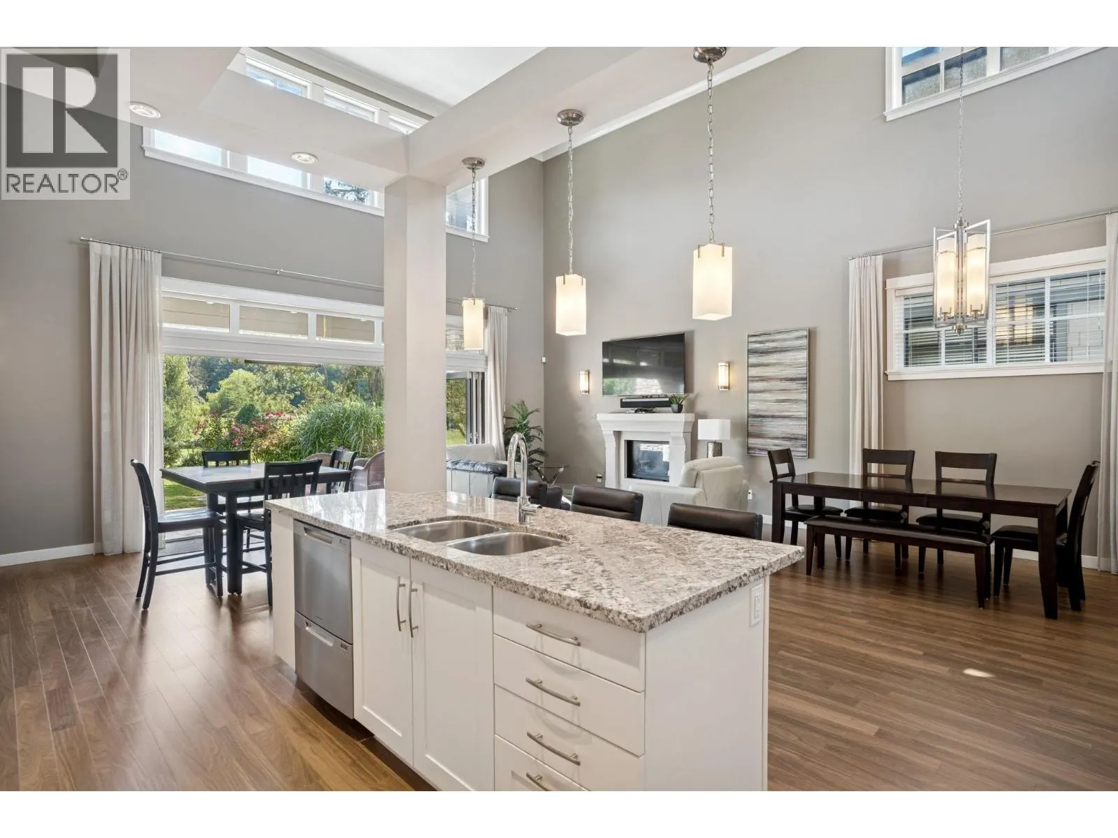5044 CEDAR SPRINGS DRIVE