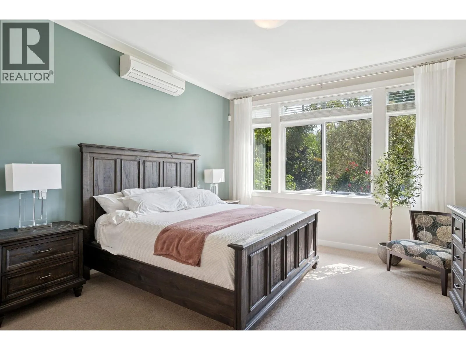 5044 CEDAR SPRINGS DRIVE
