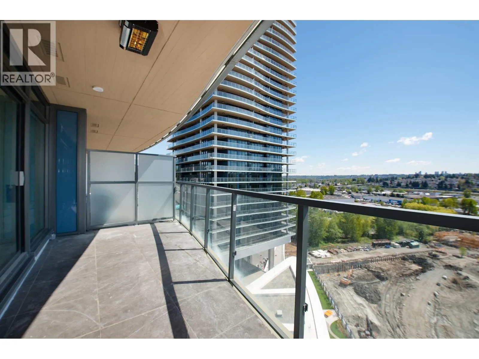 908 4880 LOUGHEED HIGHWAY
