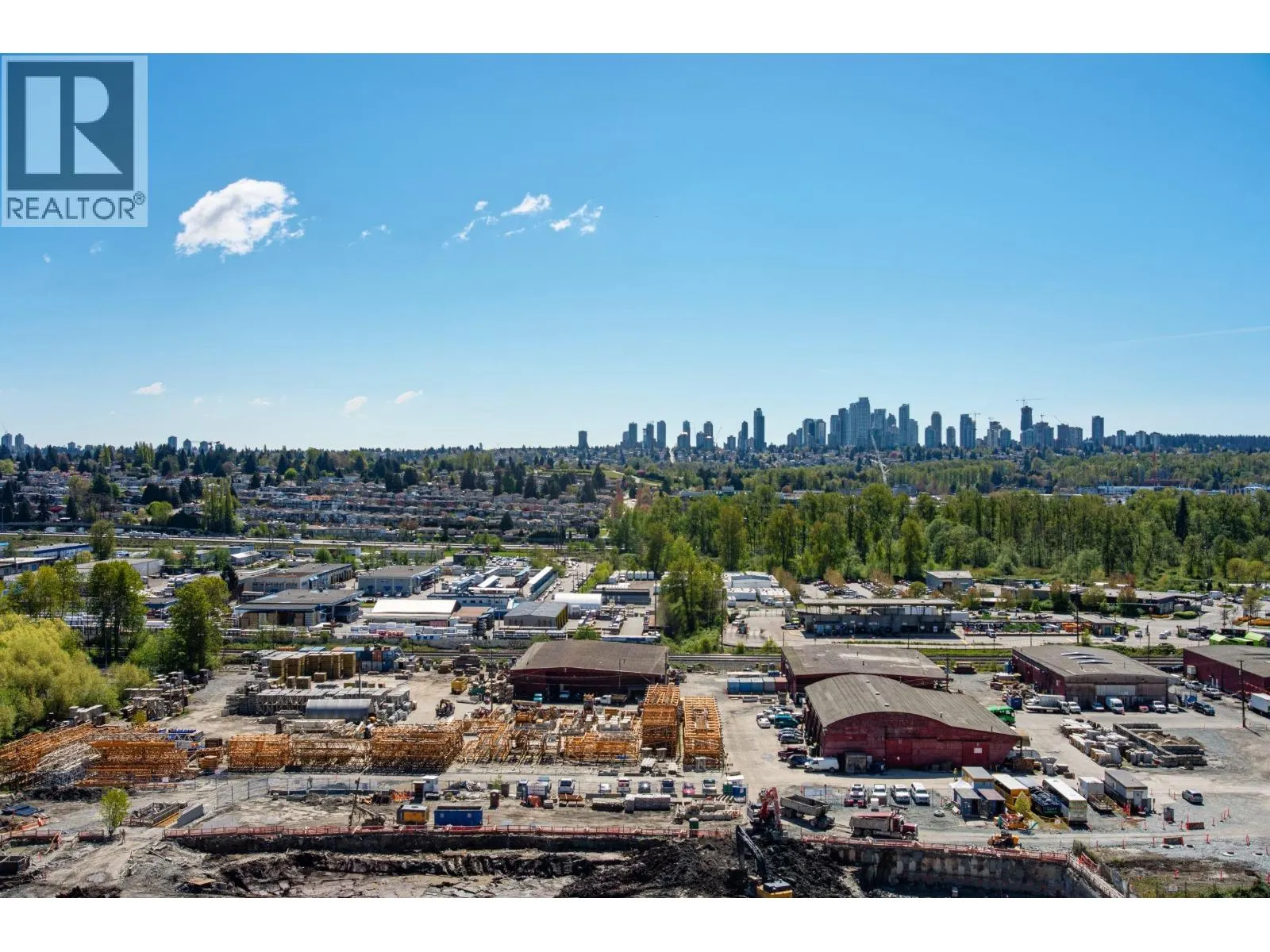 908 4880 LOUGHEED HIGHWAY