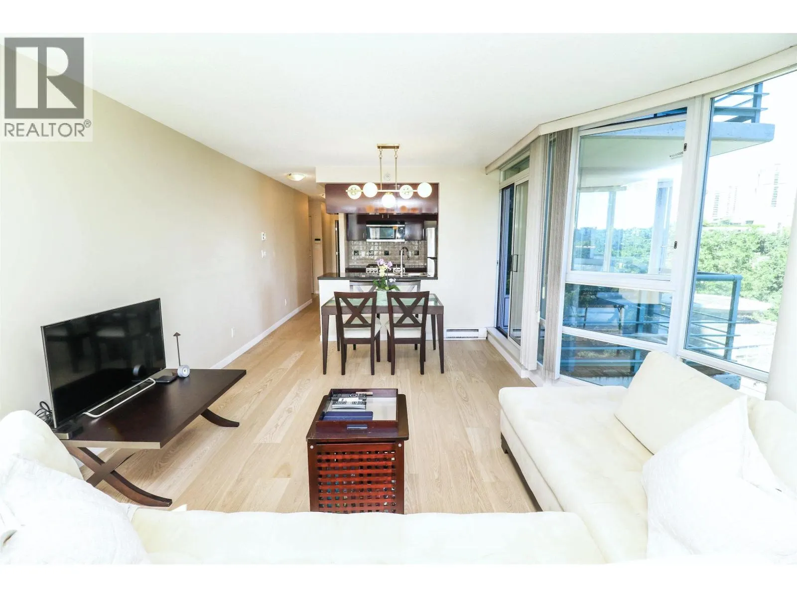 707 1067 MARINASIDE CRESCENT