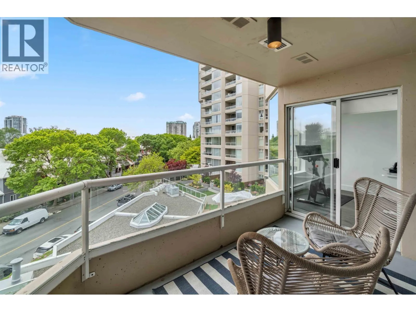 405 1045 QUAYSIDE DRIVE