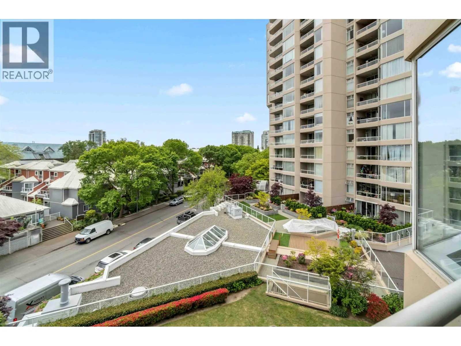 405 1045 QUAYSIDE DRIVE