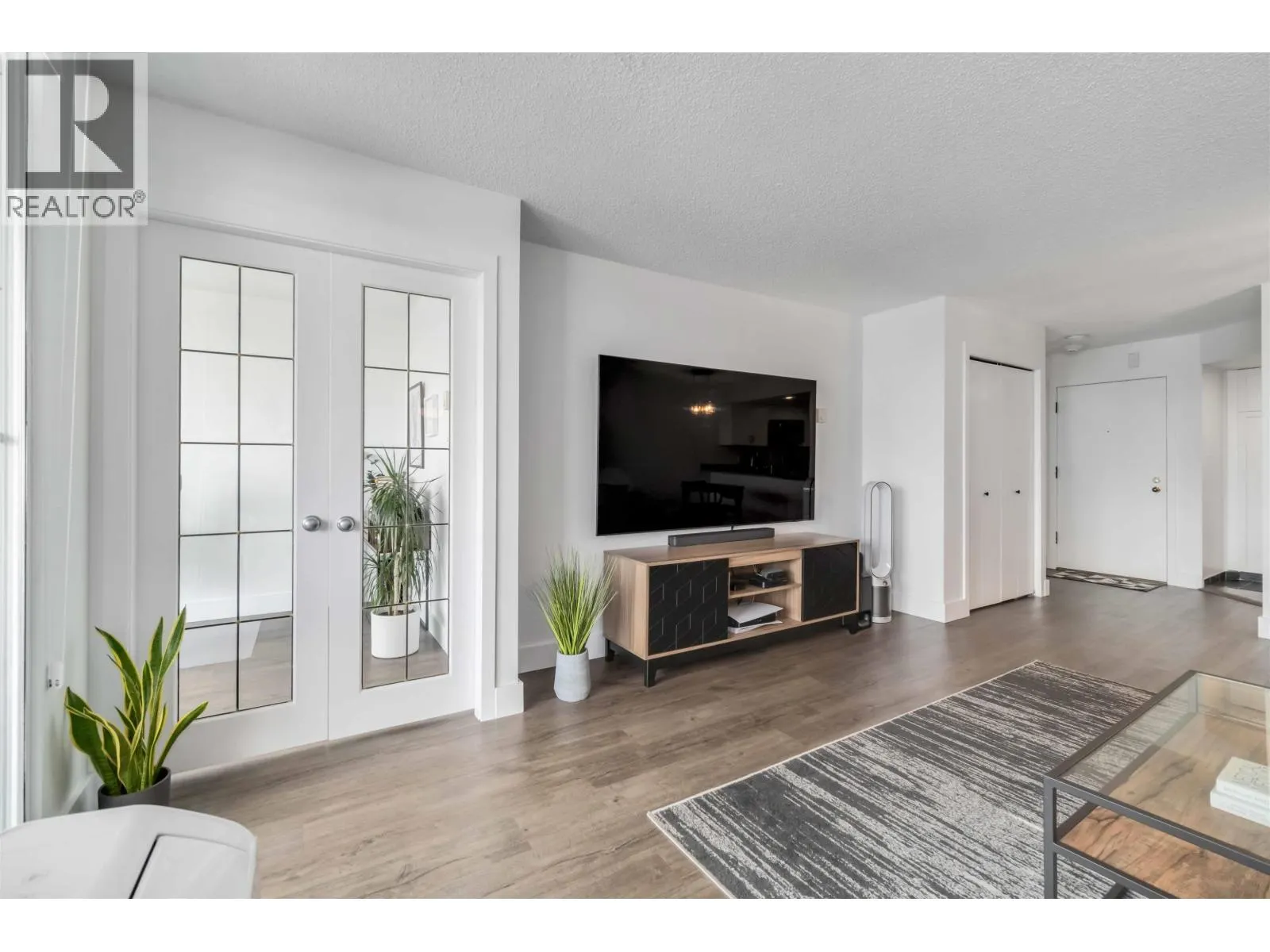 405 1045 QUAYSIDE DRIVE