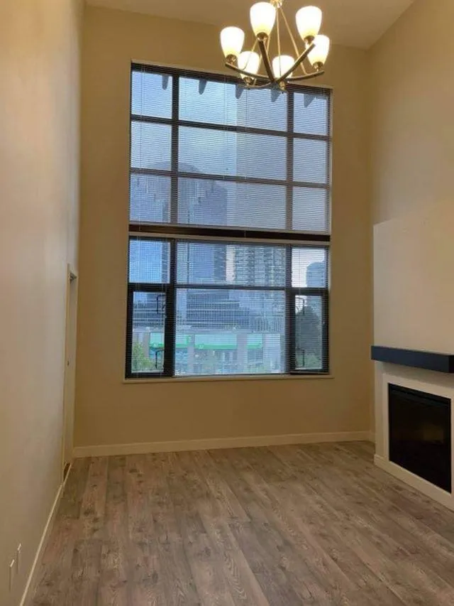 427 10838 CITY PARKWAY