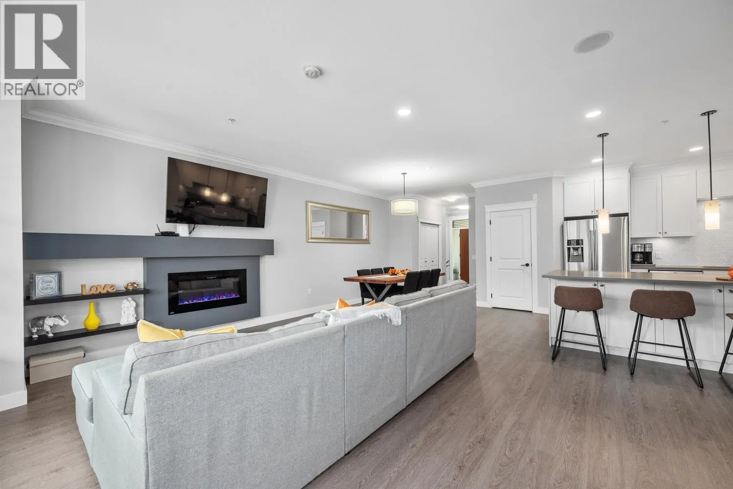 38 10525 240 STREET
