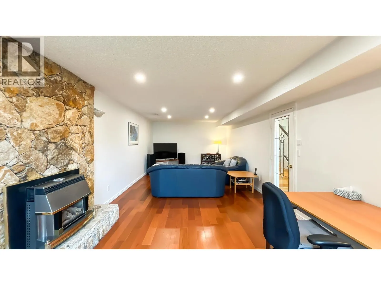 10531 HOLLYBANK DRIVE