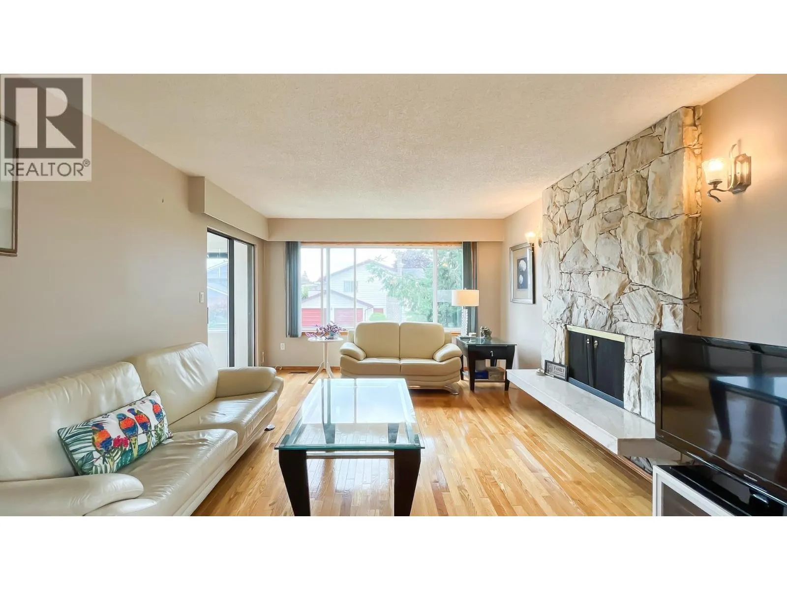 10531 HOLLYBANK DRIVE