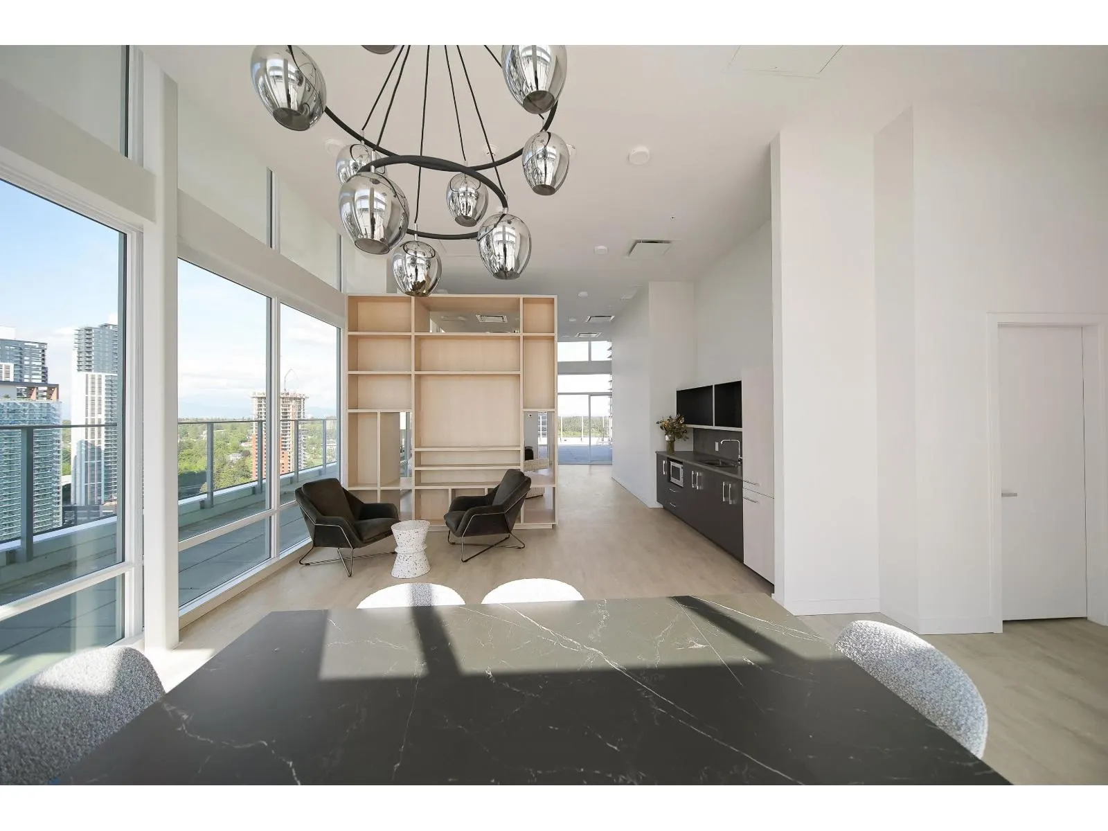 1808 9675 KING GEORGE BOULEVARD