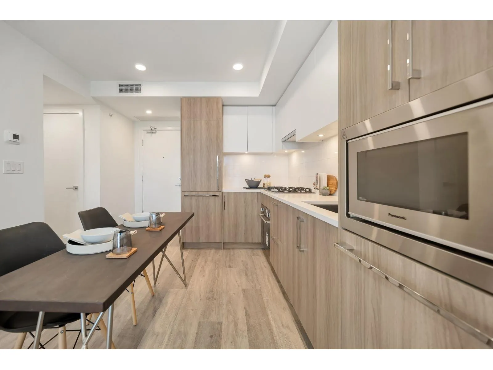 1808 9675 KING GEORGE BOULEVARD