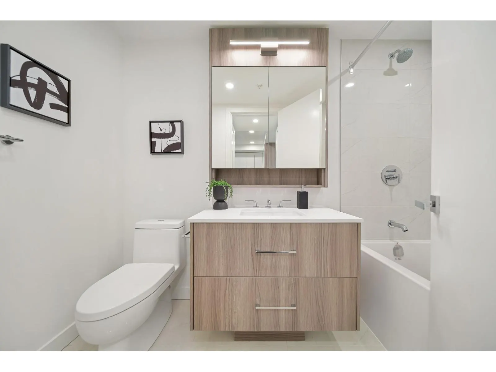 1808 9675 KING GEORGE BOULEVARD