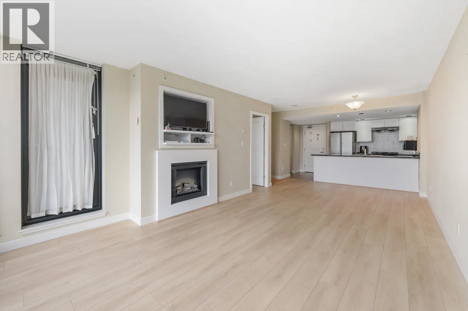 605 9180 HEMLOCK DRIVE