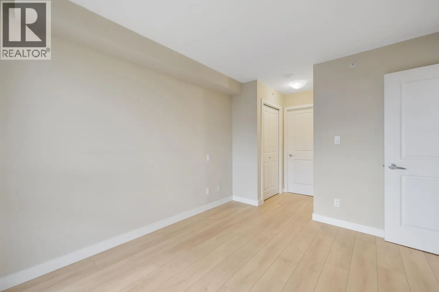 605 9180 HEMLOCK DRIVE