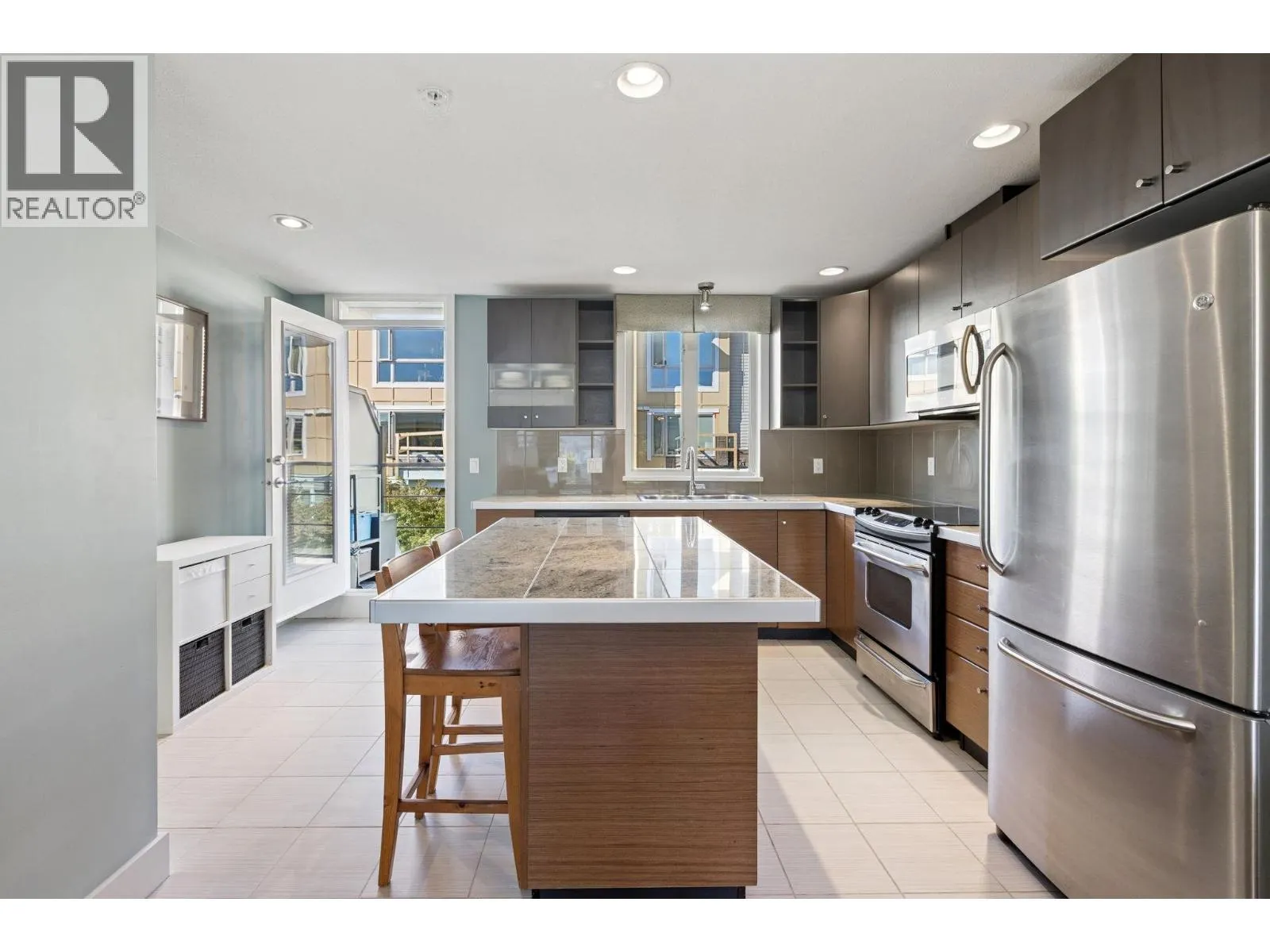 22 728 W 14TH STREET
