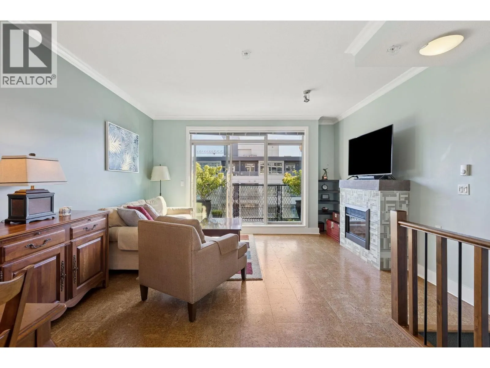 22 728 W 14TH STREET