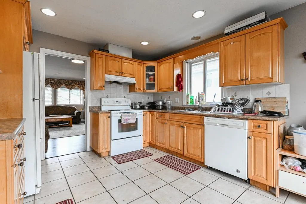 9687 120 STREET