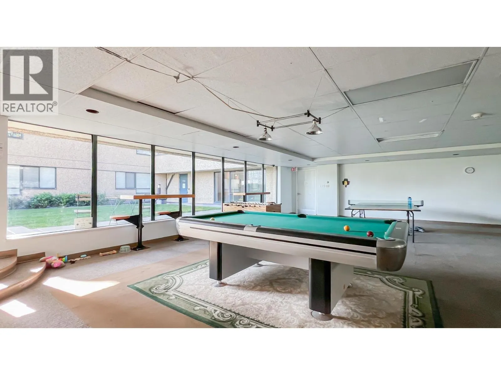 L2 1026 QUEENS AVENUE