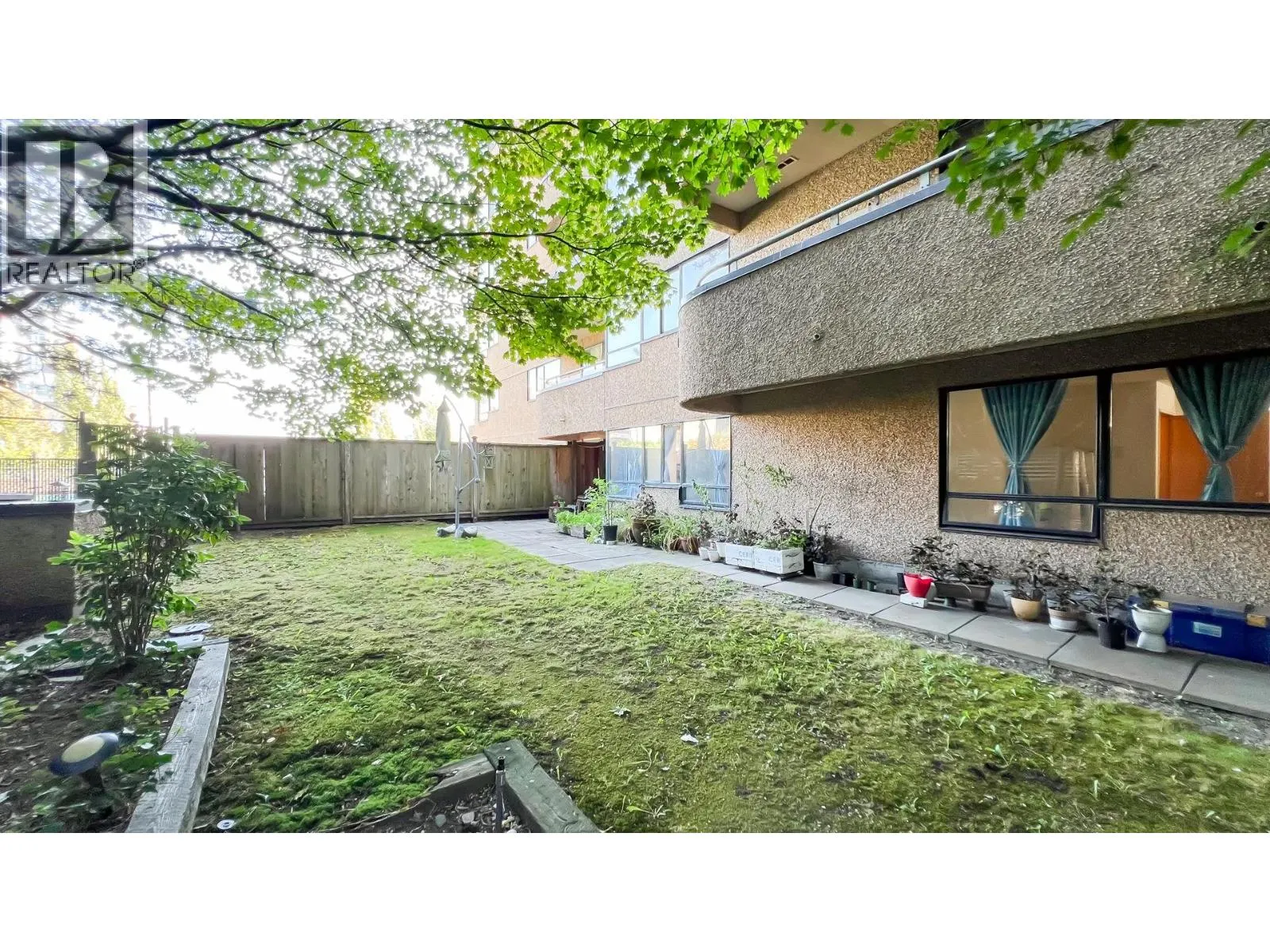 L2 1026 QUEENS AVENUE