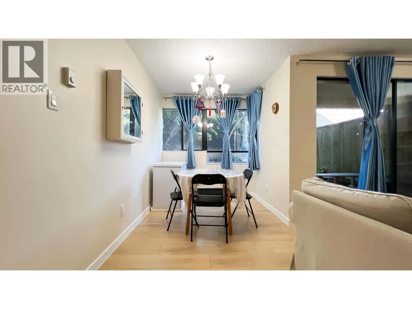 L2 1026 QUEENS AVENUE