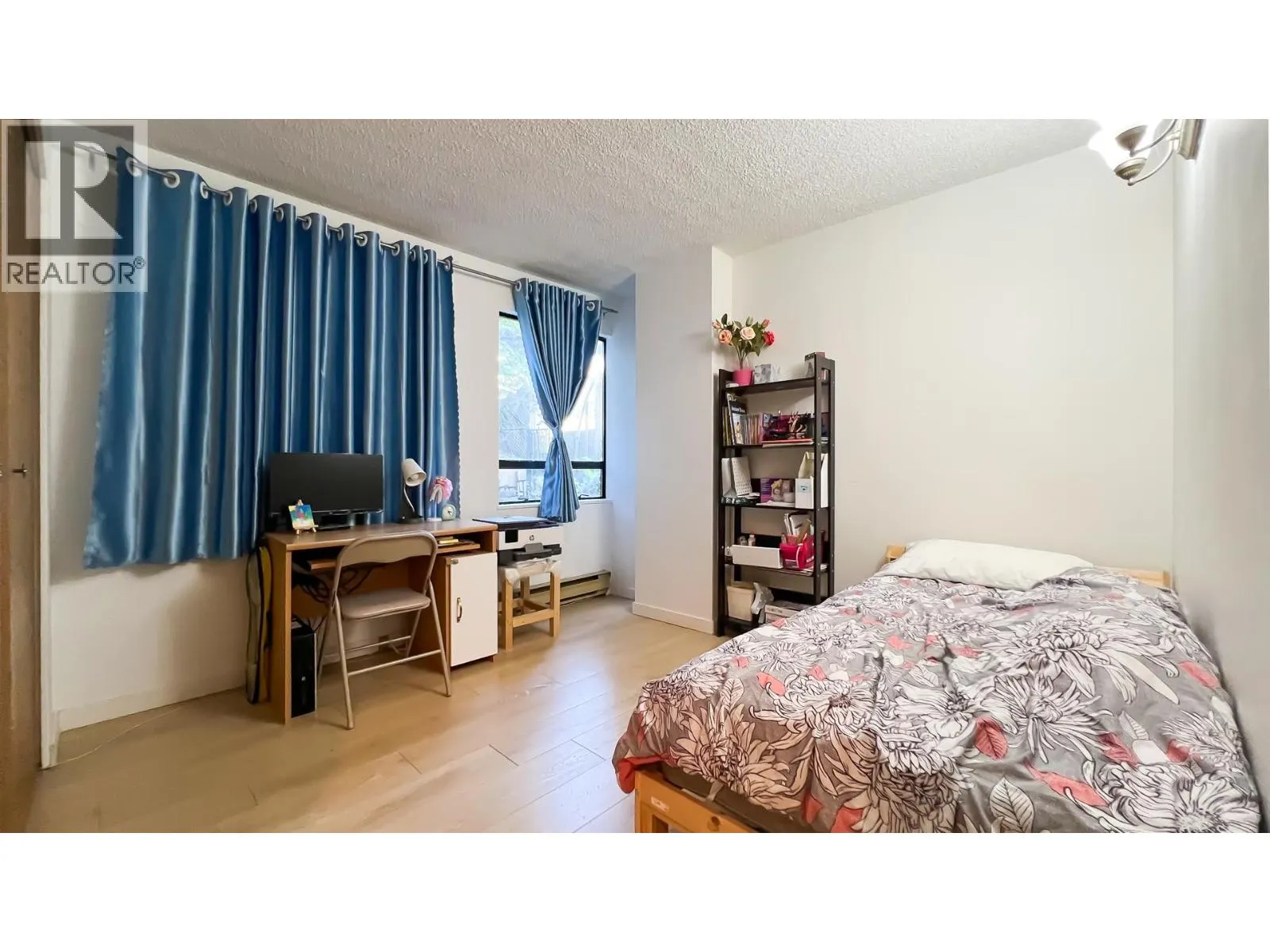 L2 1026 QUEENS AVENUE