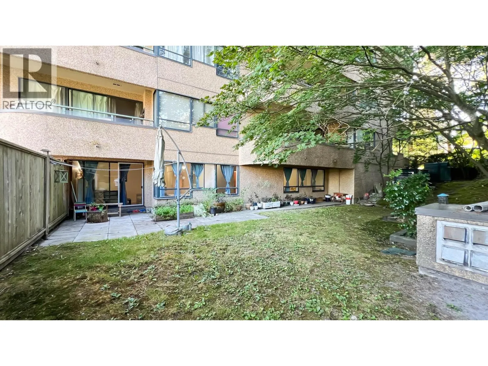 L2 1026 QUEENS AVENUE