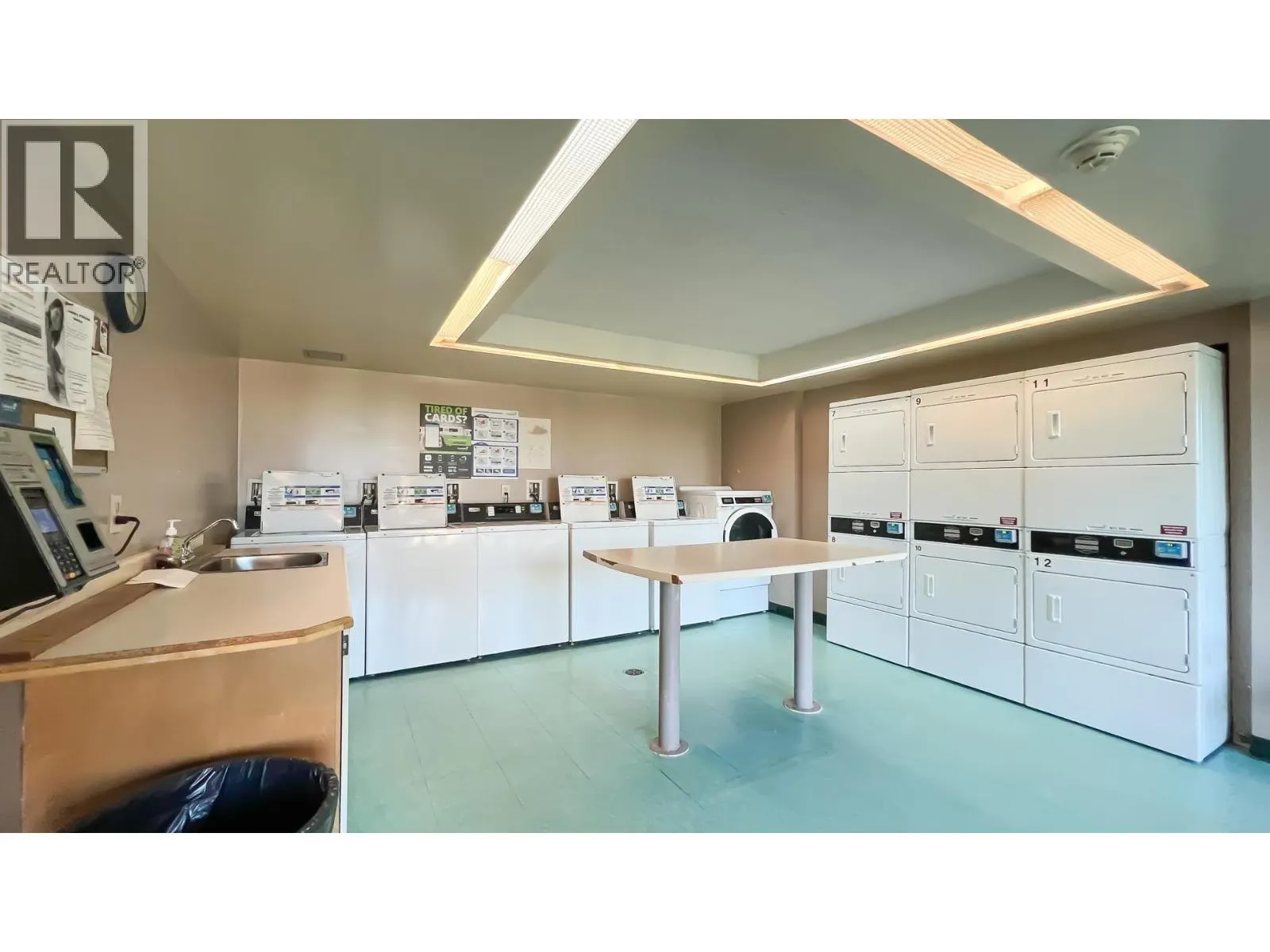 L2 1026 QUEENS AVENUE