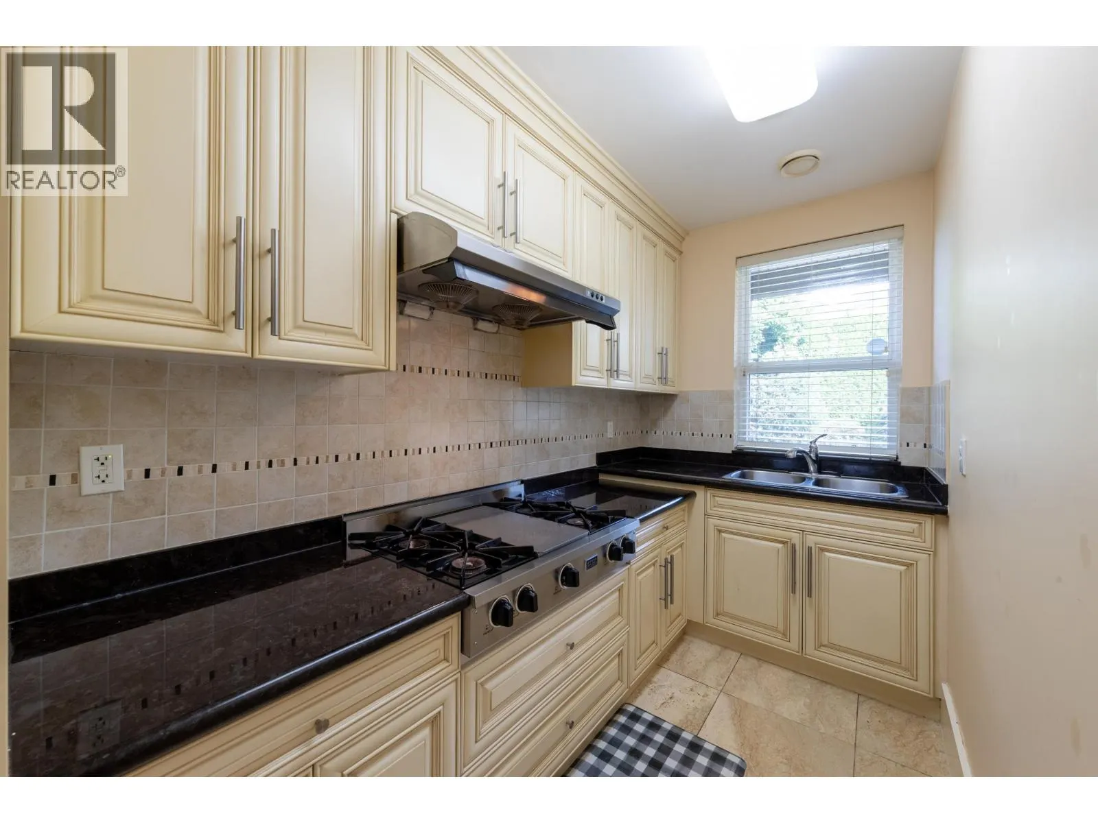 7791 SUNNYMEDE CRESCENT