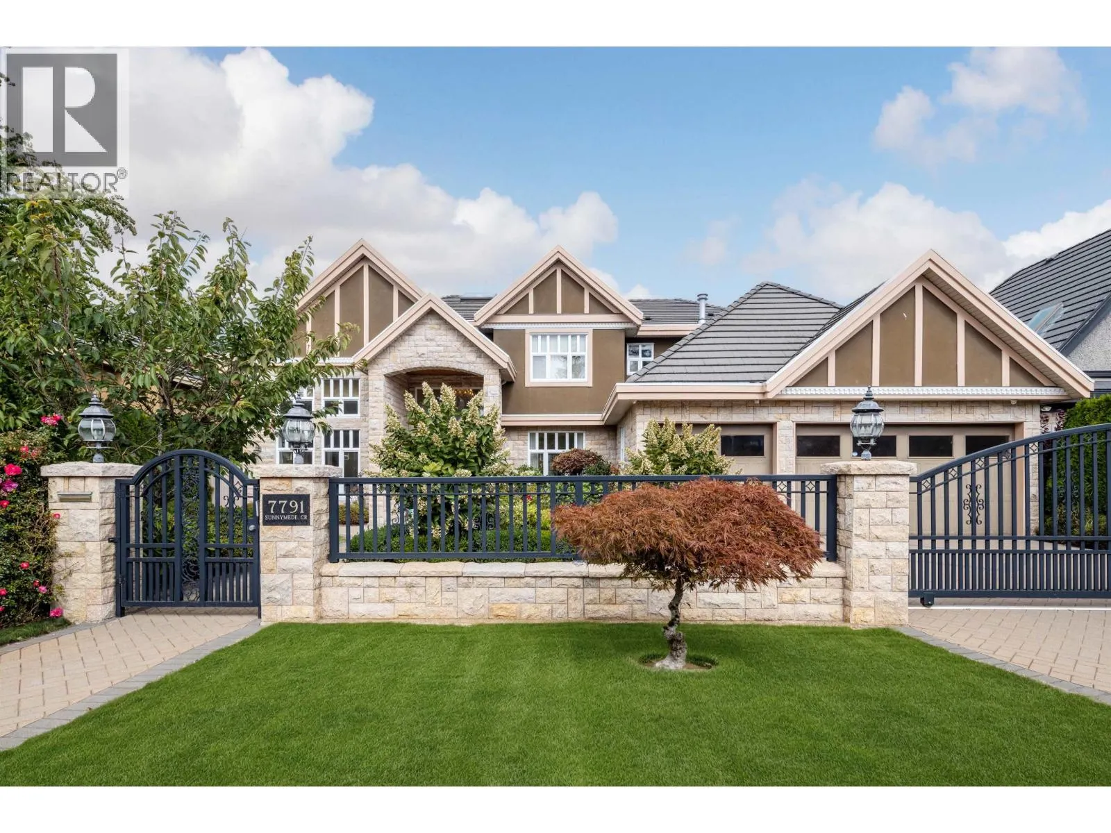 7791 SUNNYMEDE CRESCENT