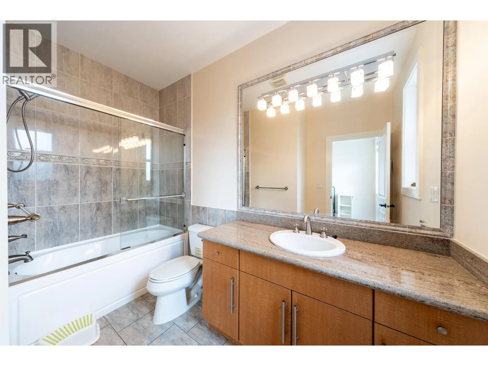 7791 SUNNYMEDE CRESCENT